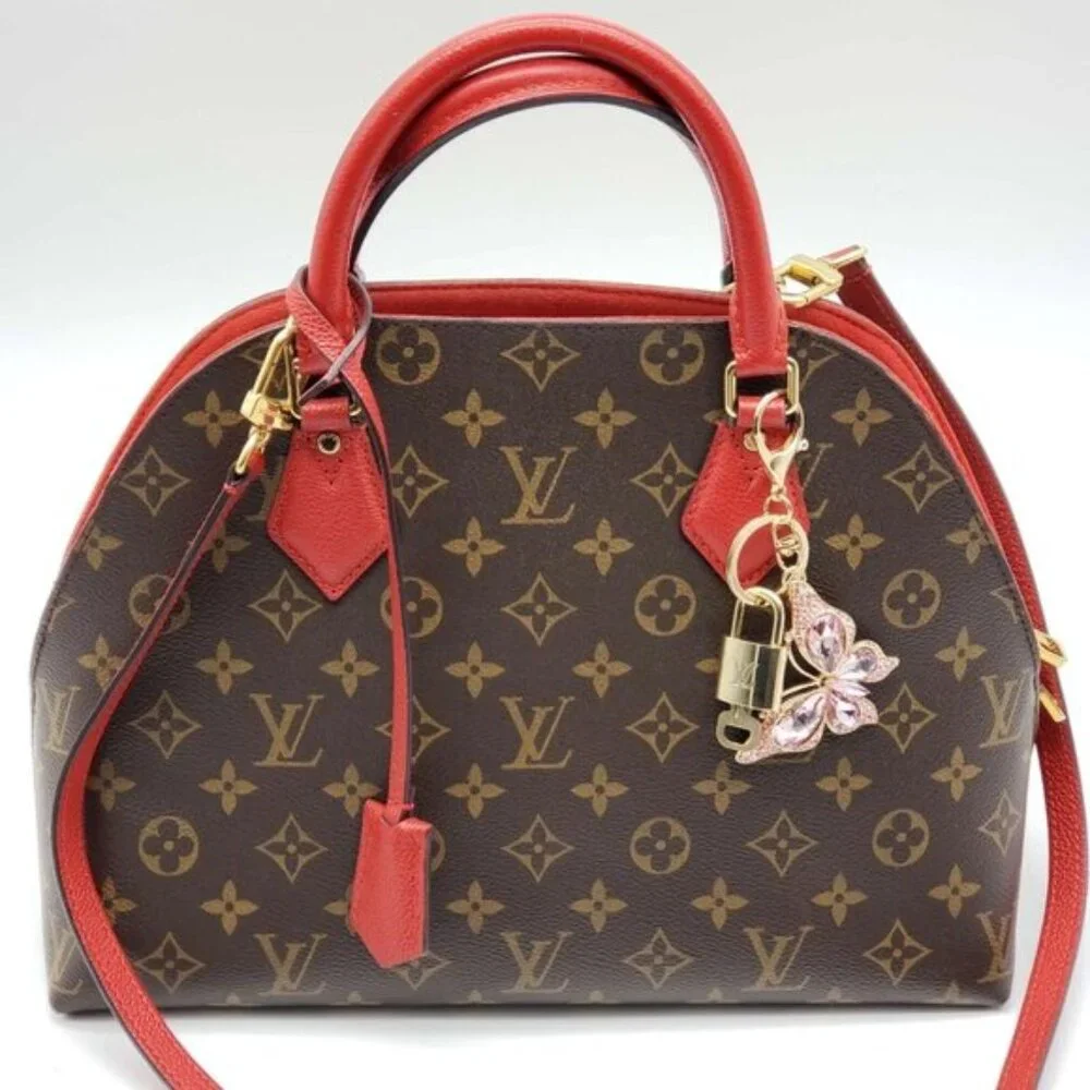 LV Gold Padlock Authentic 🔑 Luxury Bag Charm w/ Unbranded Butterfly Keychain